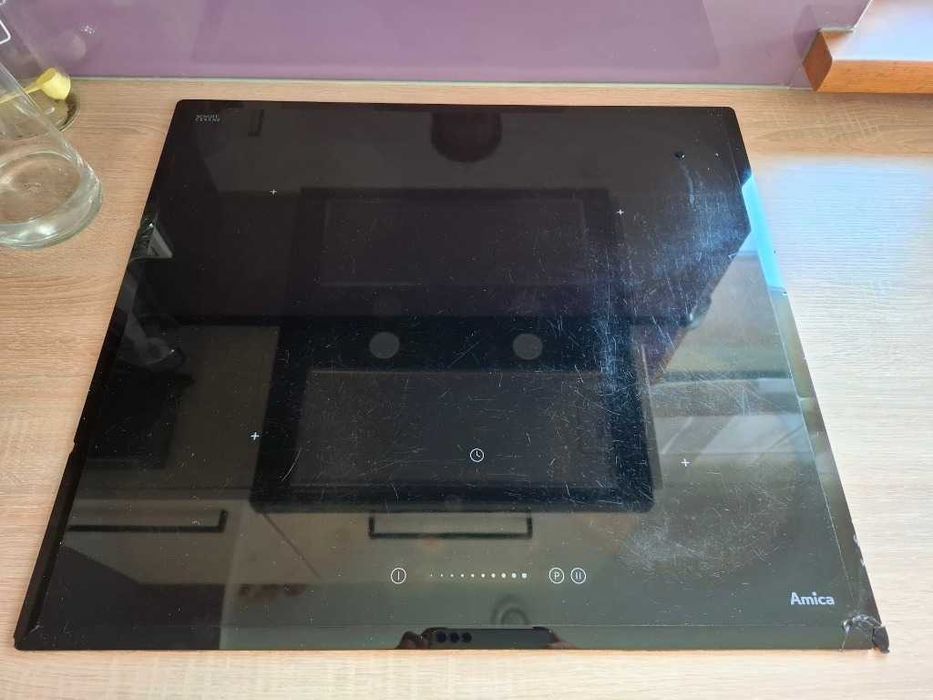 Płyta indukcyjna Amica PI6512TFN - Ukruszony narożnik