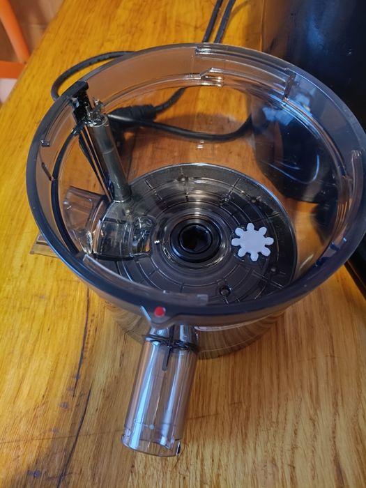 Wyciskarka wolnoobrotowa kuvings revo830