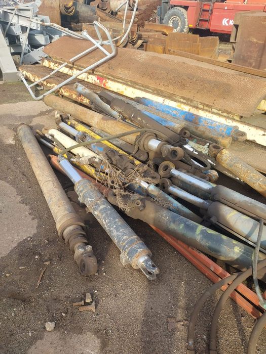 Siłowniki do łupiarek do drewna