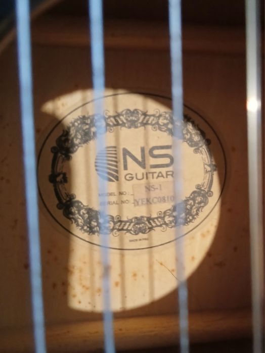 2 violas Valencia/Ns guitar