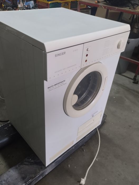Máquina de secar roupa