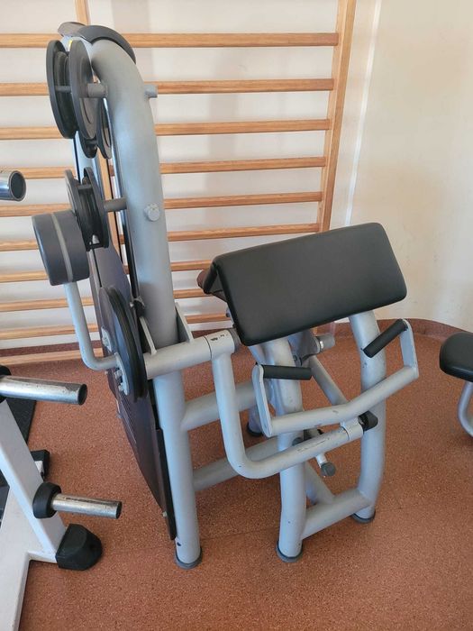 Maszyna na siłownię na biceps modlitewnik