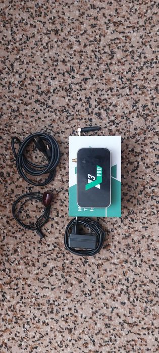 Срочно продам тв бокс Ugoos X3 Pro 4/32