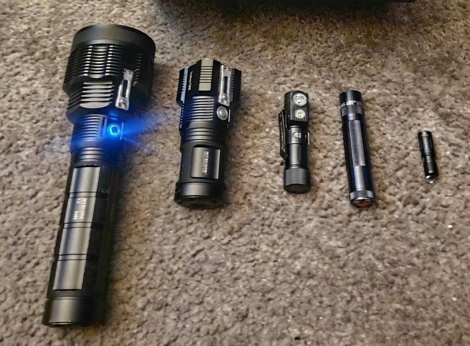 Latarka Nitecore TM36