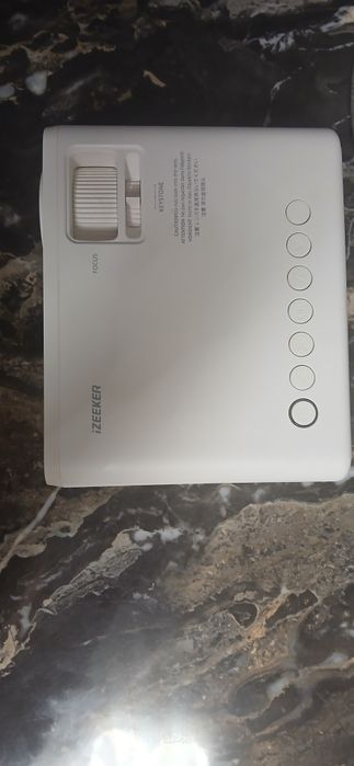 Портативный проектор iZEEKER IPL310