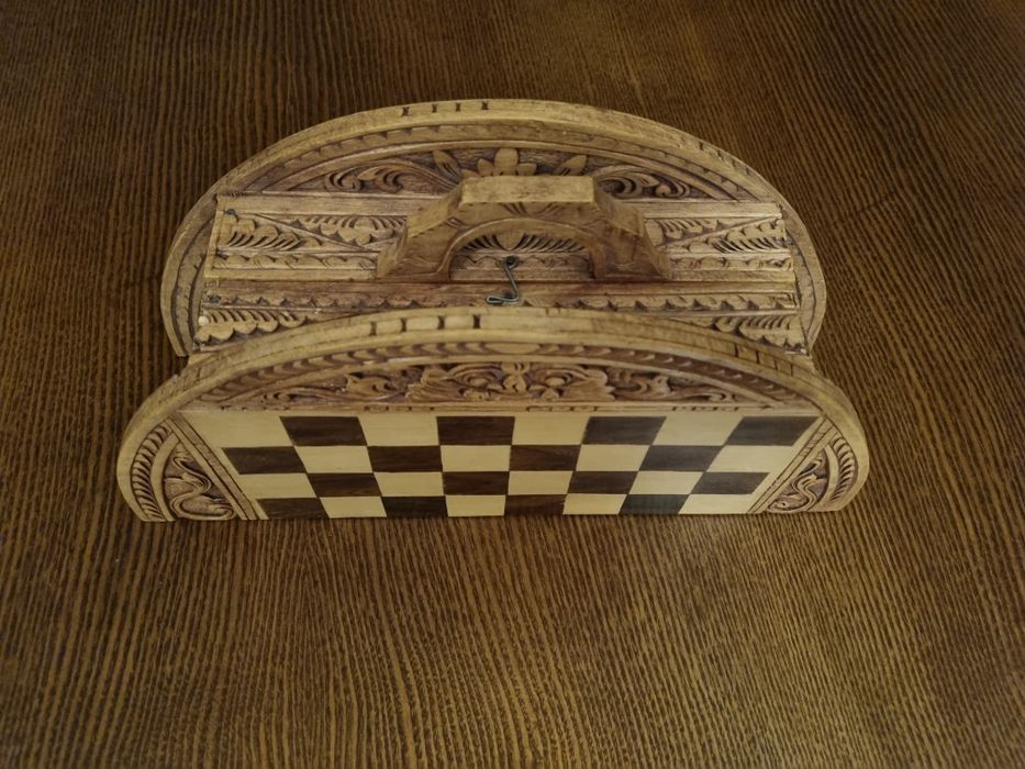 Drewniane szachy z Indonezji