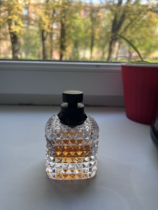 Парфумована вода Valentino Donna Born in Roma