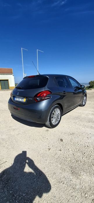 Vende-se peugeot 208 2017