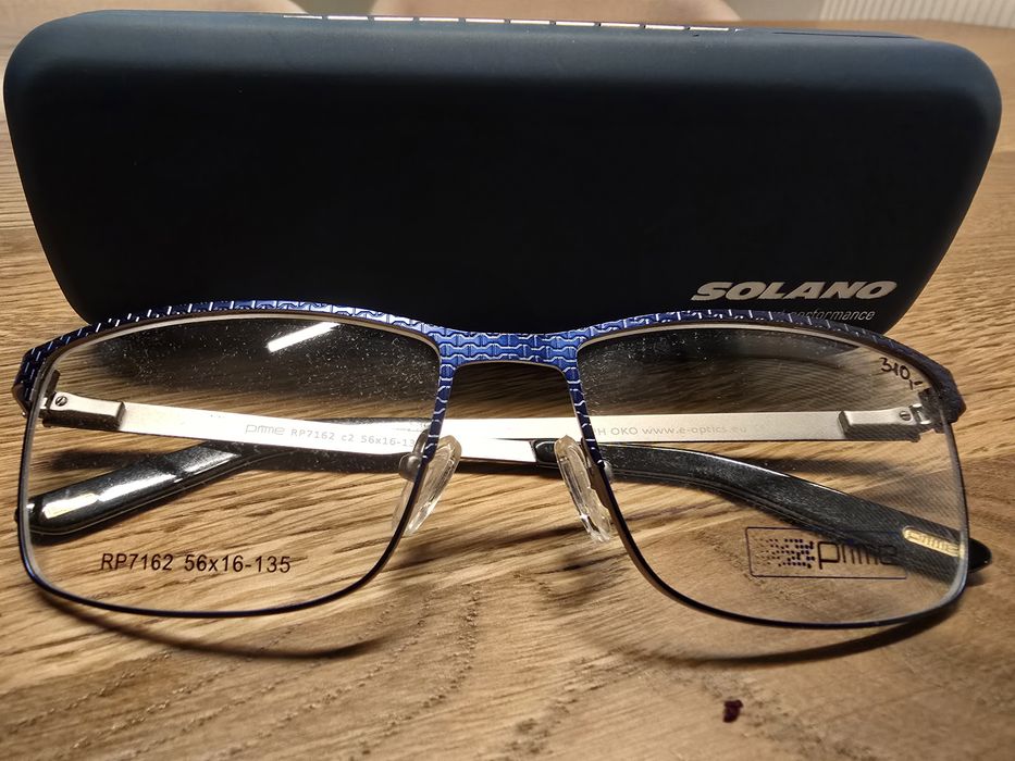 Nowe oprawki wraz z etui 56x16x135