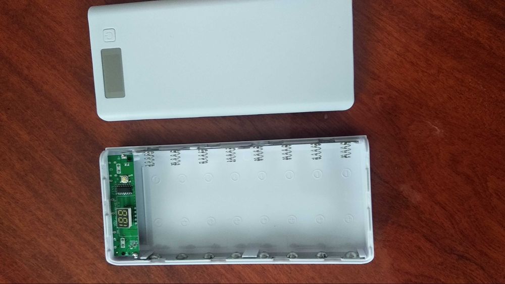 Корпус повербанку на 8 акумулятори