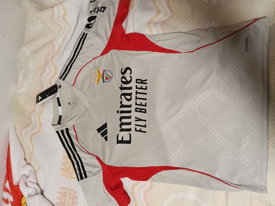 Camisola  Benfica vitoria de Guimarães Suiça