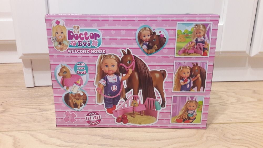 Nowa lalka Doctor Evi Love Welcome Horse