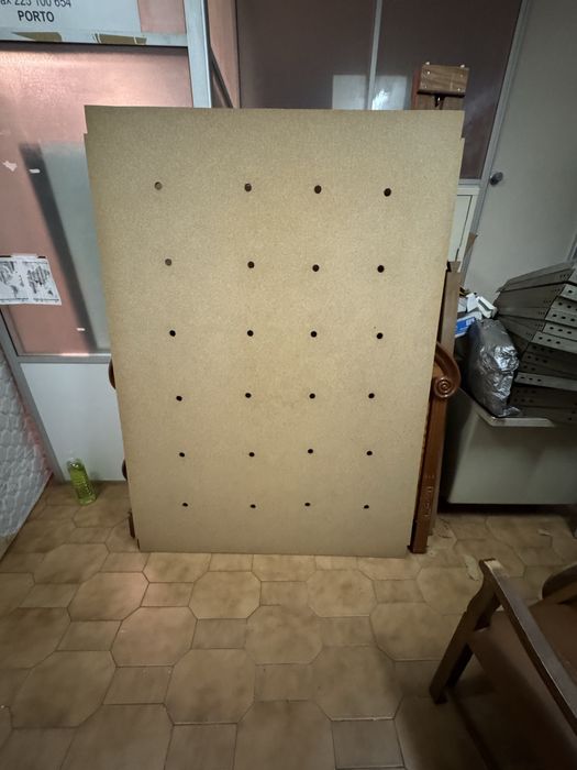 Cama de casal em madeira