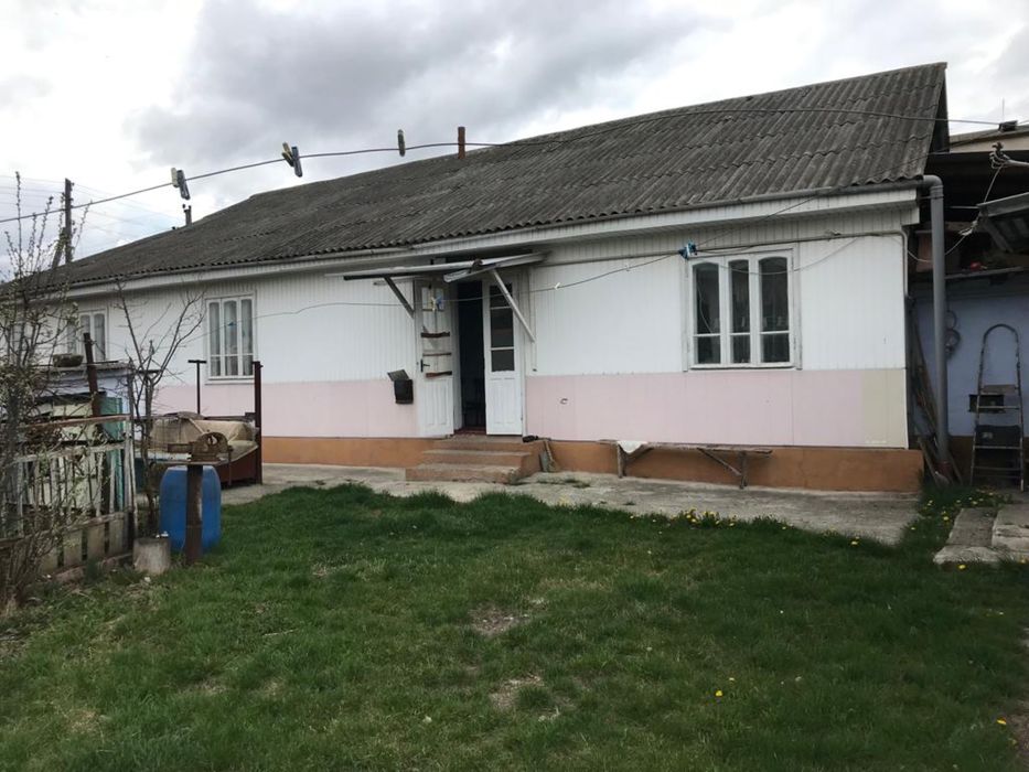 Продаю  будинок м.Сокиряни центр