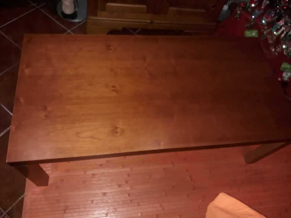 Mesa de sala em cerejeira
