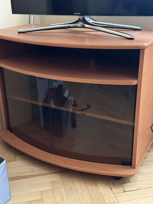 Тумбочка ,безкоштовно