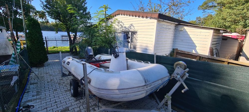Ponton RIB z sterówką oraz silnikiem Suzuki 5KM