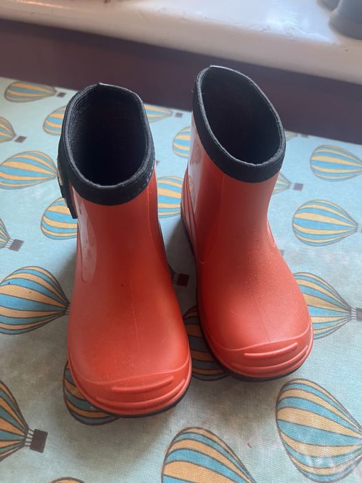 Продам детские сапожки