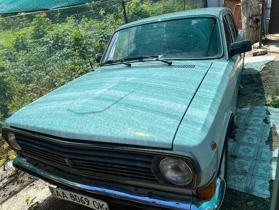 Автомобіль Волга Газ 2410