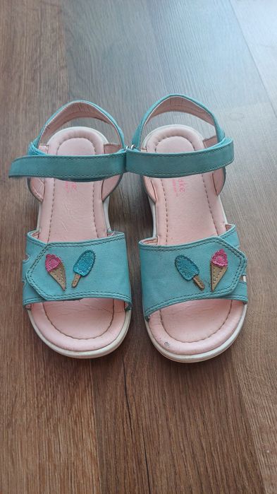 Босоніжки для дівчинки