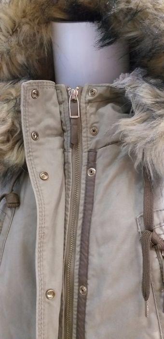 Курточка женская Bershka.