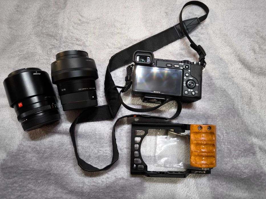 Sony A6400 plus cały zestaw 2 obiektywy