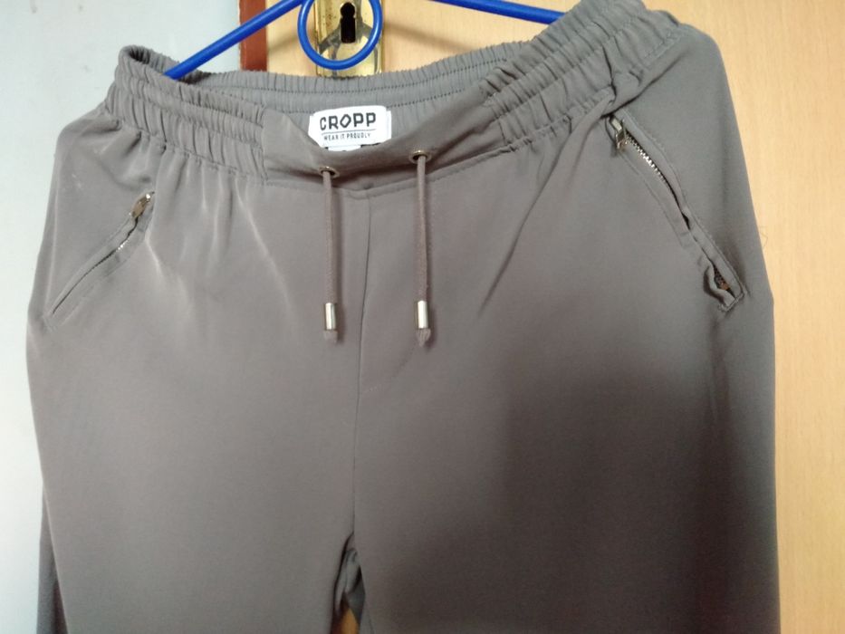 Spodnie damskie Cropp rozm. S