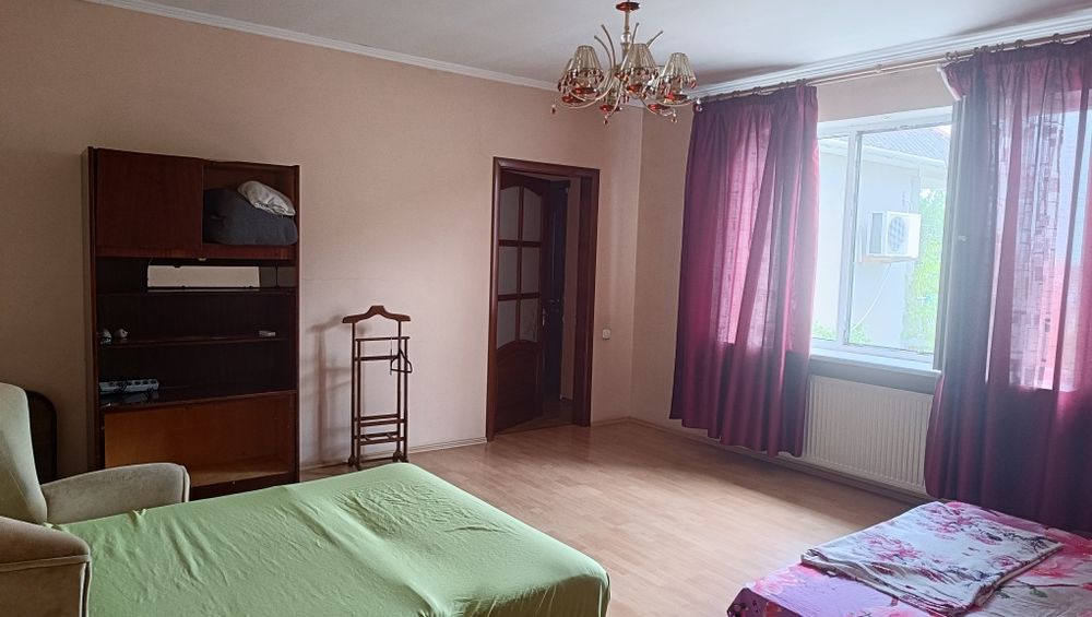 Сдам свои комнаты в 5-ти мин.от моря 16 ст.Б.Фонтана п-ж Золотой берег