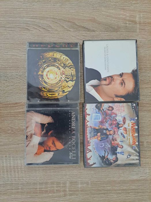 Cds  vários com muito pouco uso para desocupar