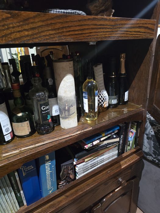 Movel de sala madeira maciça  otimas condicoes