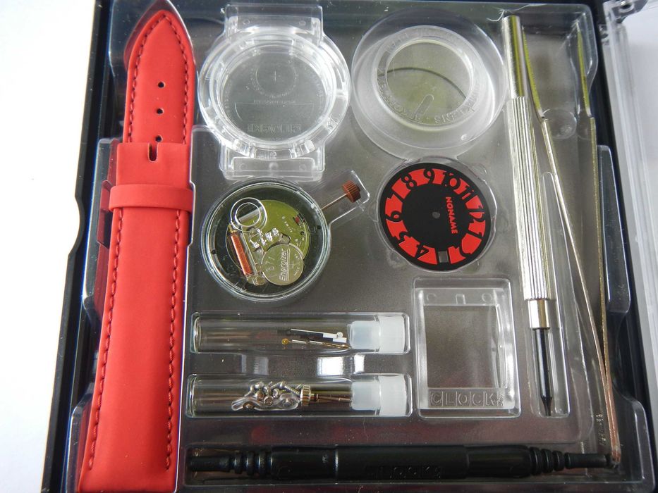 Relógio tipo swatch para montar. Já só há 8 modelos  8 modelos.