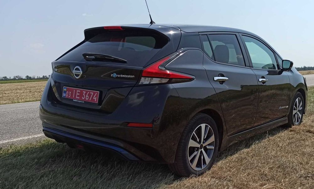 Продам авто Nissan leaf