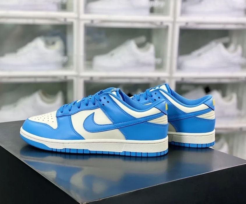 Nike Dunk azul clara