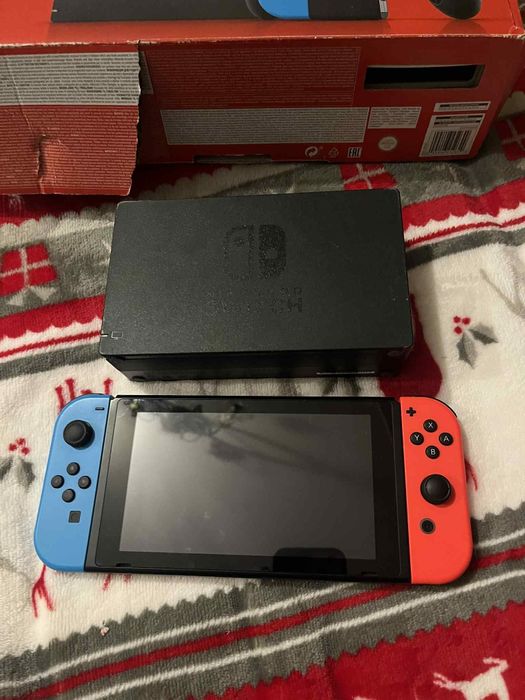 Nintendo Switch V1 Neon – Pełny Zestaw + Pudełko + Karta Pamięci