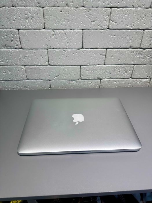 Apple Macbook pro 13 A 1502 intel i7 16 256