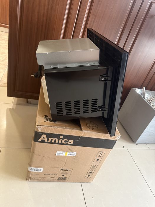 Kuchenka mikrofalowa AMGB20E2GB AMICA do zabudowy