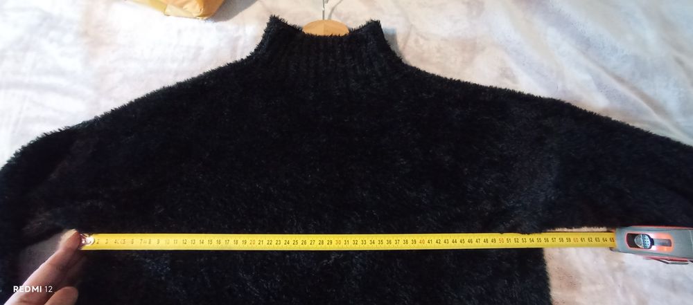 Sweter damski czarny
