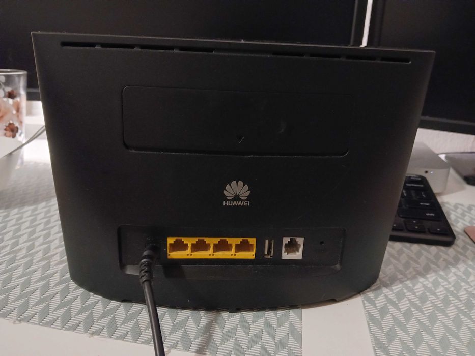 Router Huawei b525s-23a