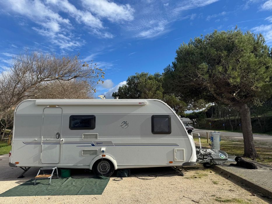 Caravana Knaus Sport 500 FDK 2013 - 3 Ambientes com Beliches