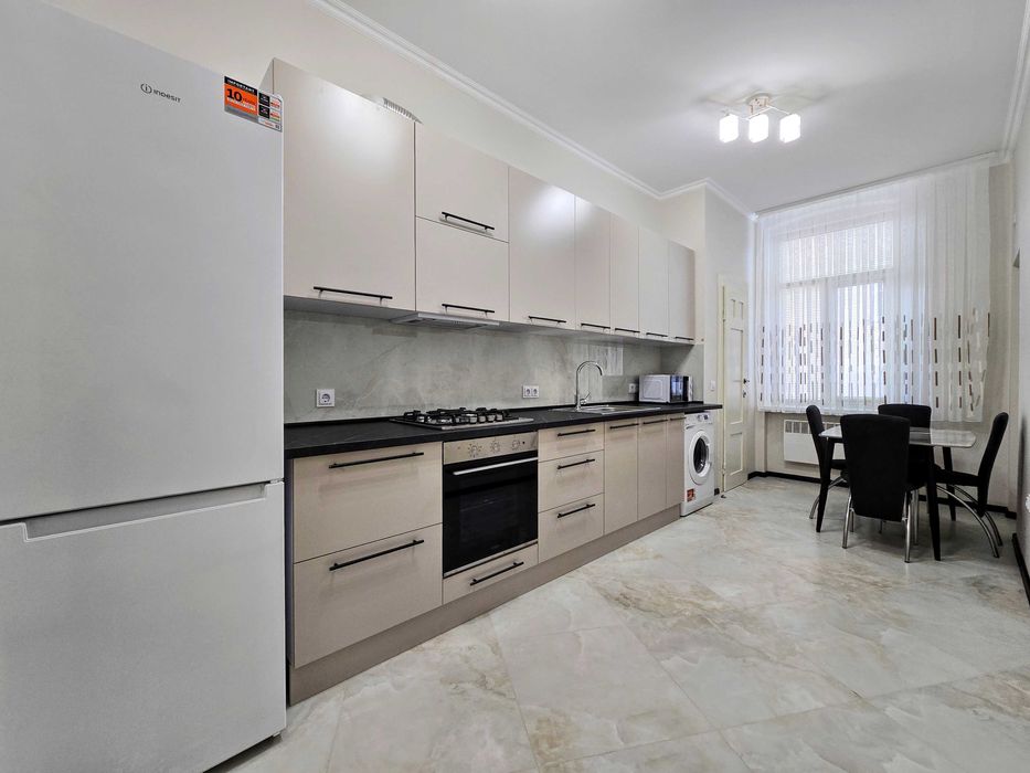 Здається 2-Х кімнатна квартира в ЦЕНТРІ міста на вул.ЖУКОВСЬКОГО