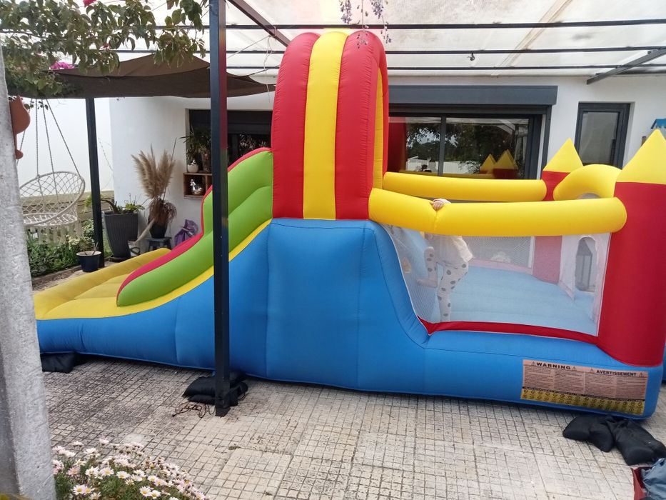 Vende insuflável duplo escorrega