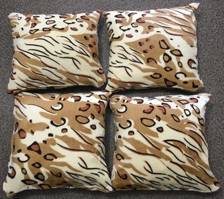 Ładne poszewki na poduszki z mikrofibry 45 cm x 42 cm (cena za 4 szt.)