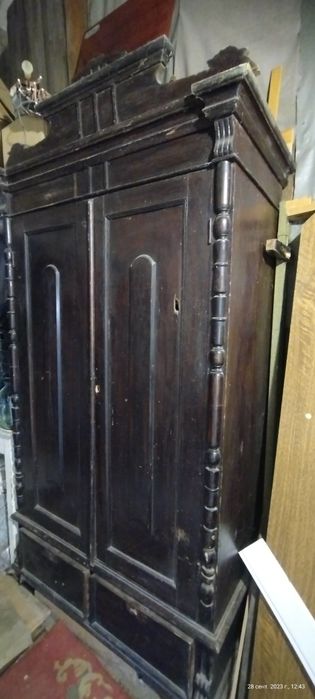 Старинный шифоньер,шкаф 19 век