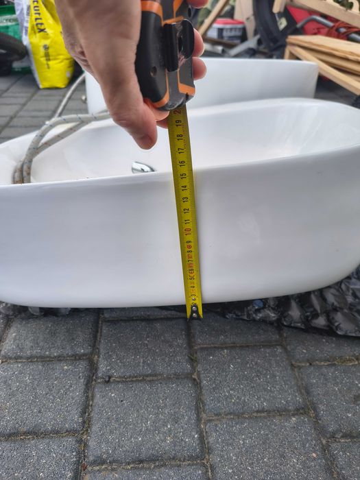 Umywalka Rea nablatowa szer. 50 cm