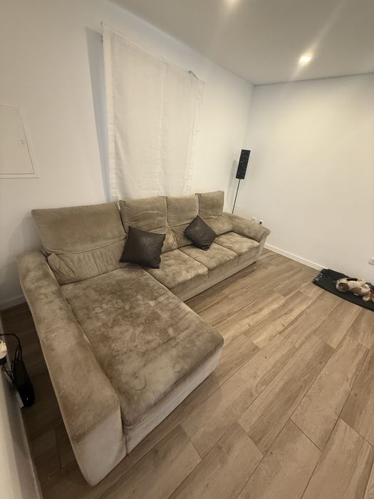 Sofá  4 Lugares com Chaise Longue