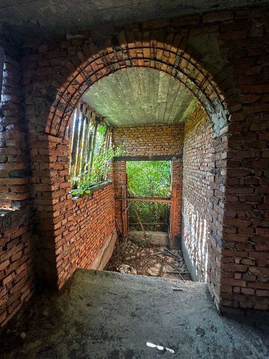 Продається недобудова в смт. Тересва