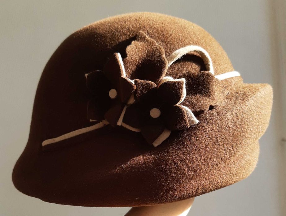 Шляпа женская фетровая зимняя.
