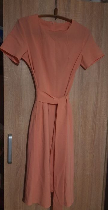 Ніжна сукня плаття персикового кольору