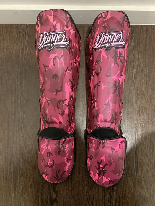 Luvas de boxe + Caneleiras Danger