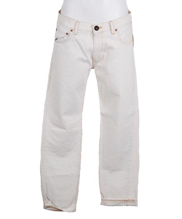 Чоловічі білі джинси від модного бренду Shield Denim.